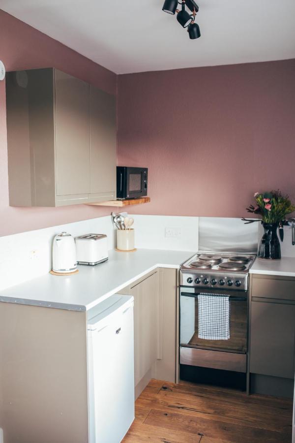 The Main Street Burrow - Your Perfect Hideaway St Boswells 외부 사진